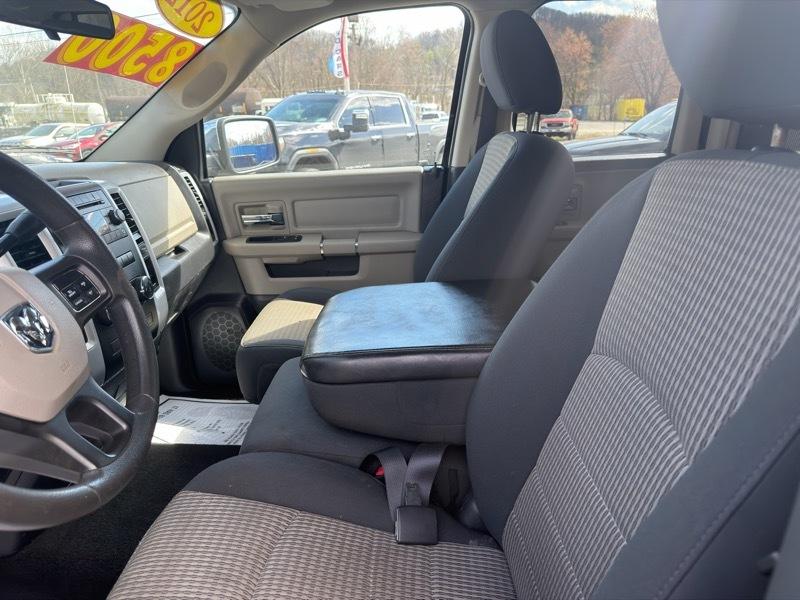 RAM 1500 4WD Quad Cab 140.5" ST 2012