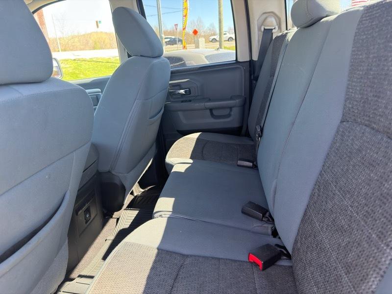 RAM 1500 4WD Crew Cab 140.5" Big Horn 2014