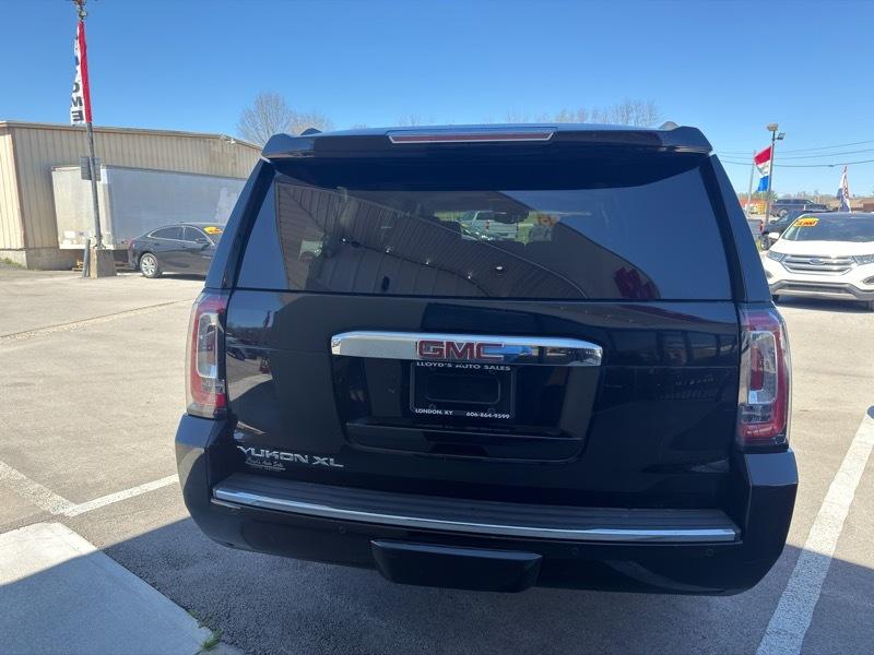 GMC Yukon XL Denali 4WD 2016