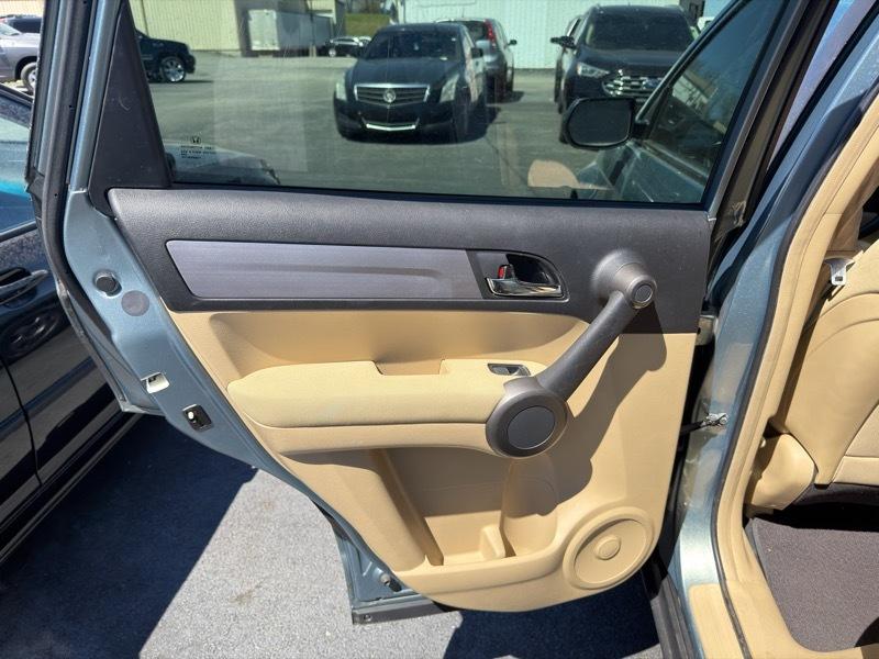 Honda CR-V LX 4WD 5-Speed AT 2011