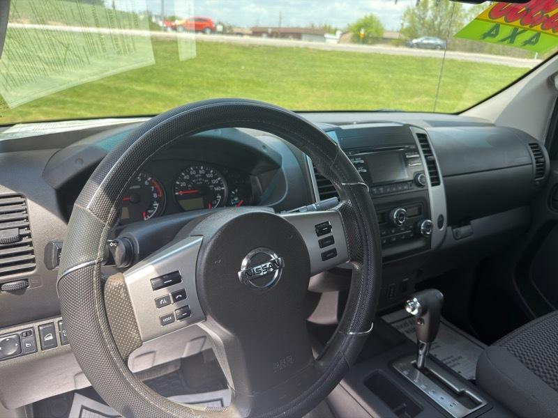 Nissan Frontier 4WD King Cab Auto SV 2013