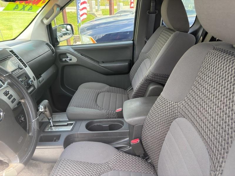 Nissan Frontier 4WD King Cab Auto SV 2013