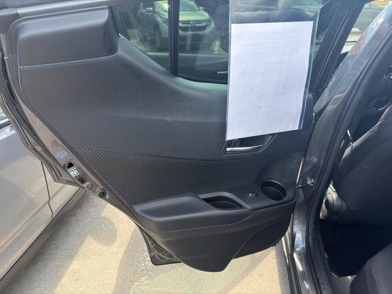 Toyota C-HR XLE 2018