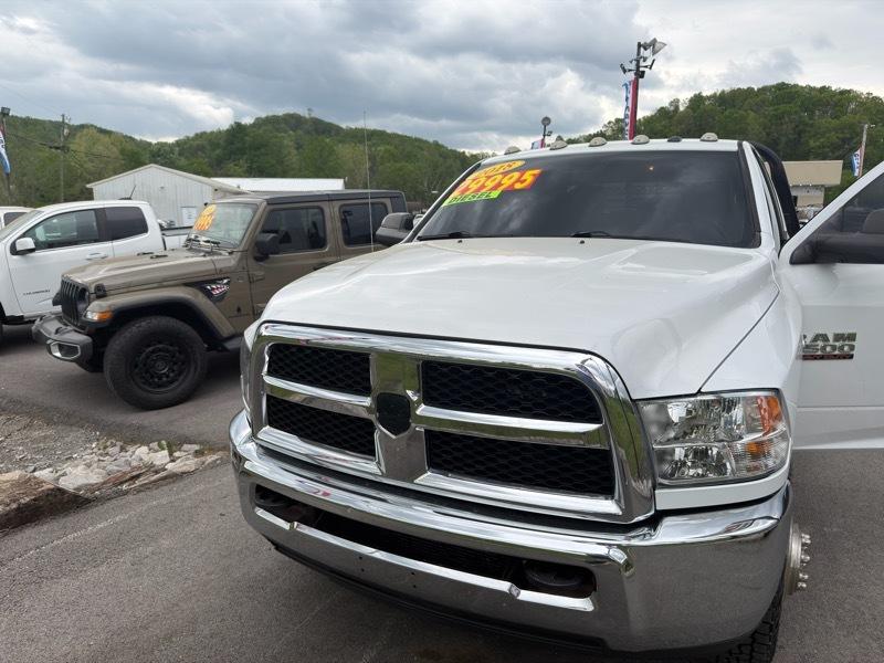 RAM 3500 SLT Crew Cab LWB 4WD DRW 2018