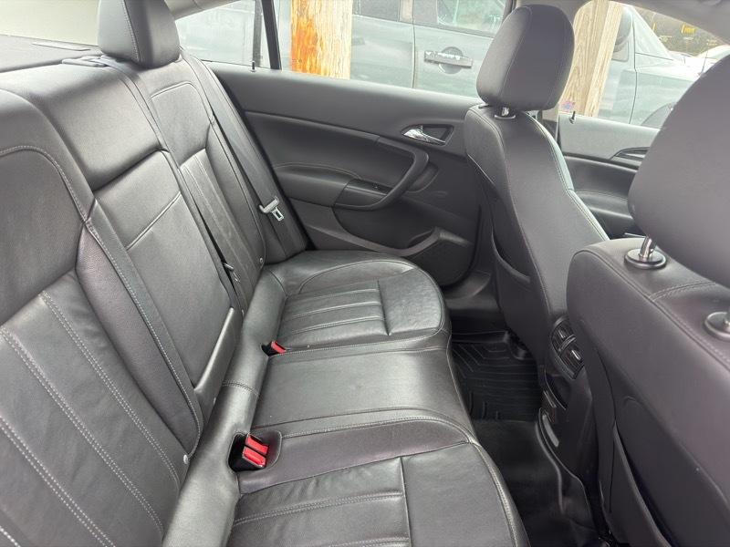 Buick Regal CXL - 4XL 2011