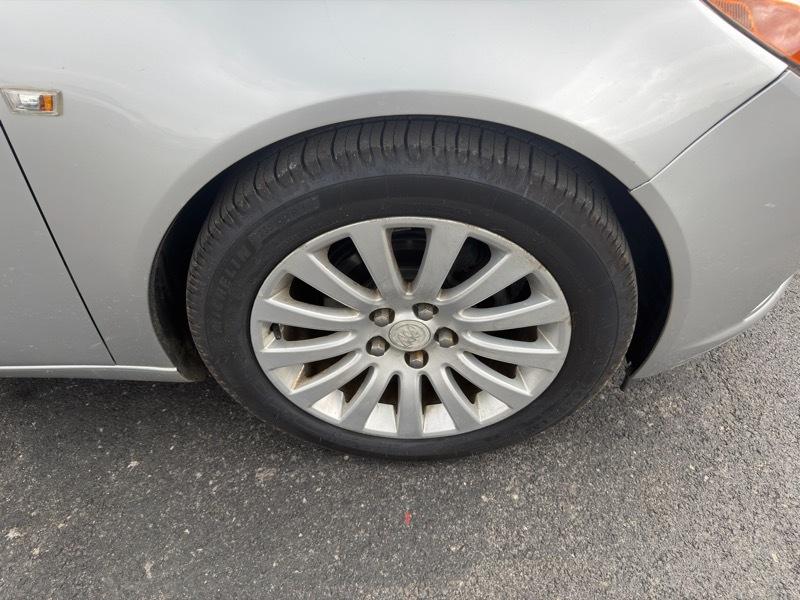 Buick Regal CXL - 4XL 2011