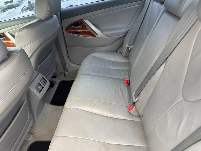 Toyota Camry 4dr Sdn LE Auto 2010