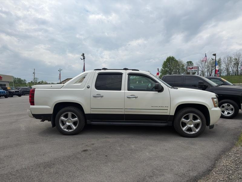 2013 Chevrolet Avalanche LTZ 4WD