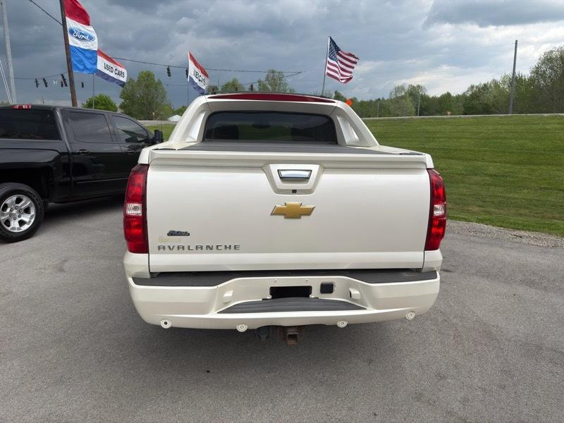 Chevrolet Avalanche LTZ 4WD 2013