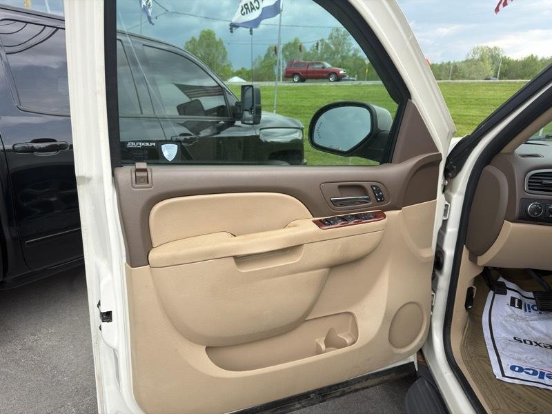 Chevrolet Avalanche LTZ 4WD 2013