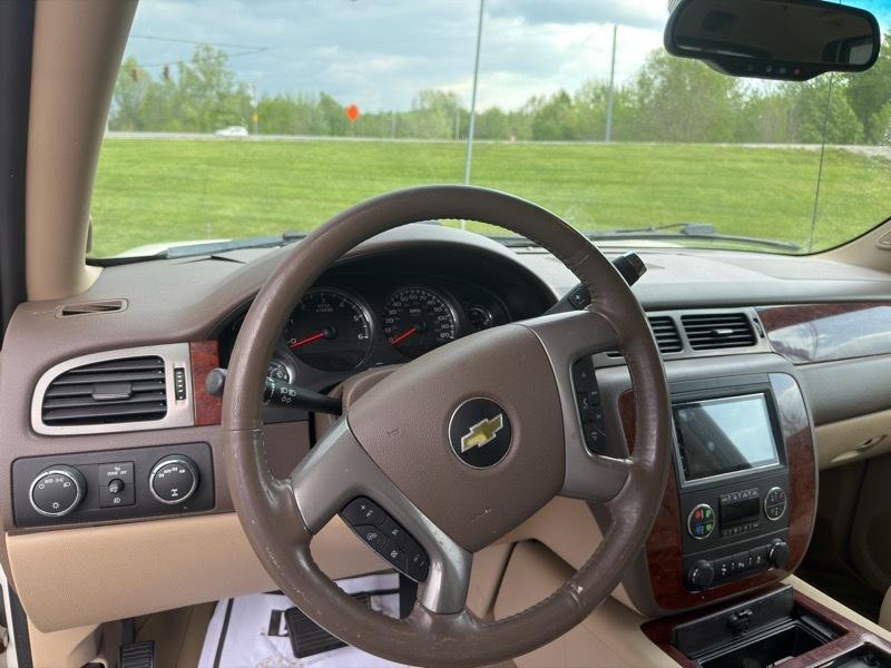 Chevrolet Avalanche LTZ 4WD 2013