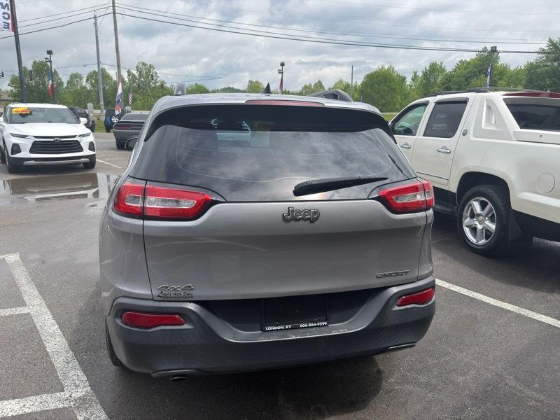 Jeep Cherokee Sport 4WD 2015