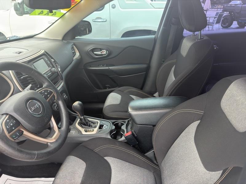 Jeep Cherokee Sport 4WD 2015