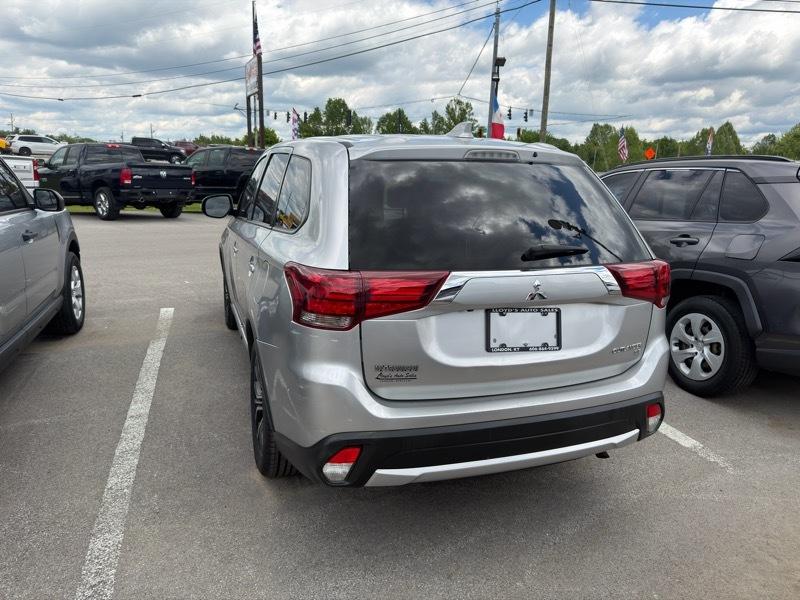 Mitsubishi Outlander SEL 2WD 2018