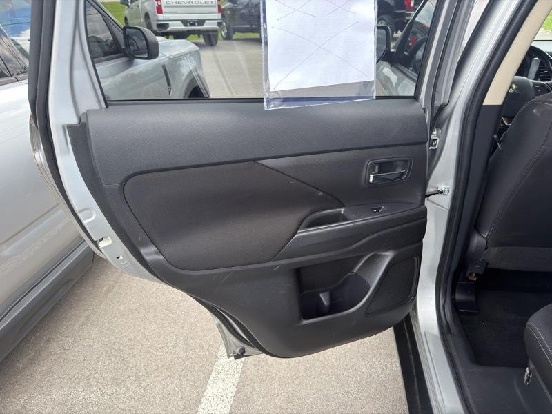 Mitsubishi Outlander SEL 2WD 2018