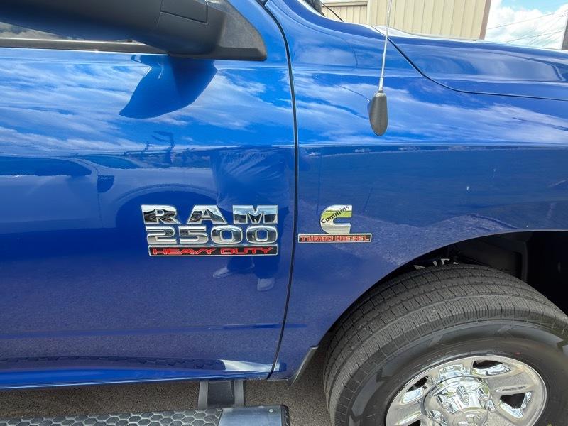 RAM 2500 Tradesman Crew Cab SWB 4WD 2017