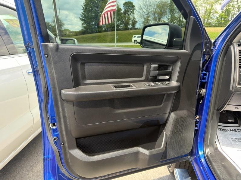 RAM 2500 Tradesman Crew Cab SWB 4WD 2017