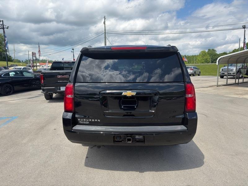 Chevrolet Suburban LT 4WD 2017