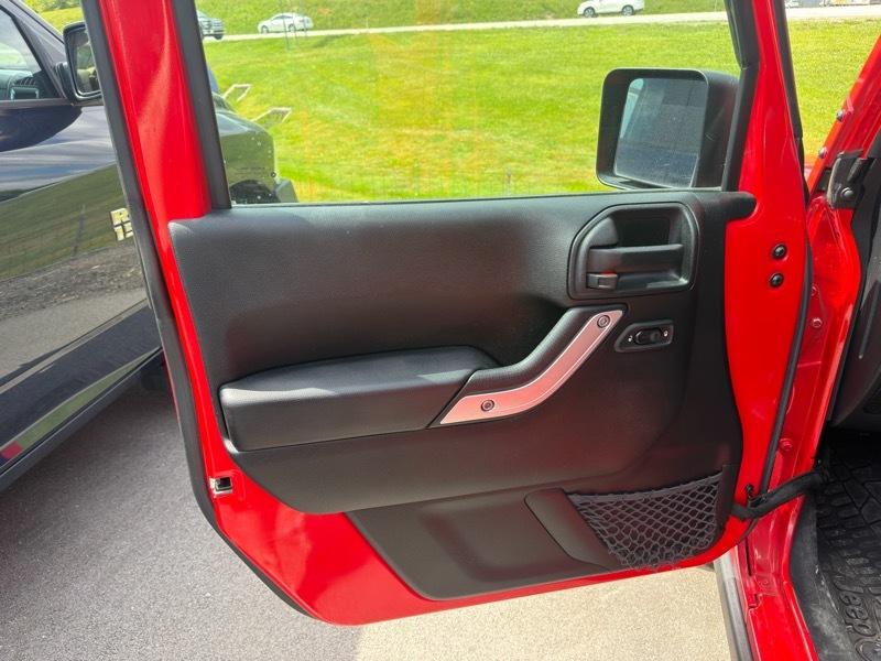 Jeep Wrangler Unlimited Sahara 4WD 2017