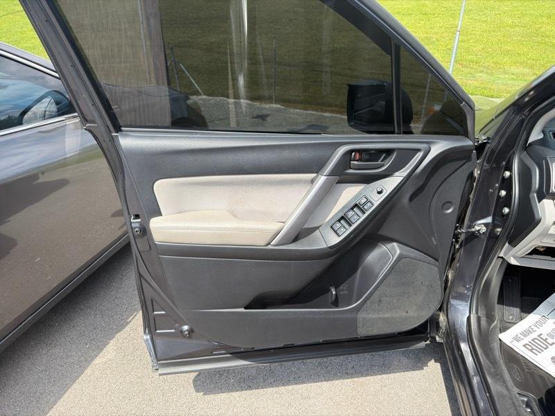 Subaru Forester 2.5i Premium PZEV CVT 2016