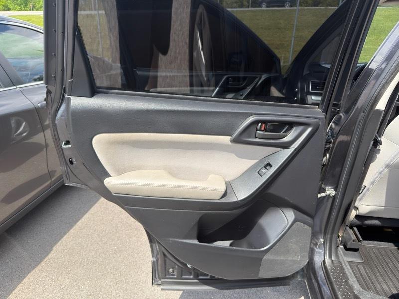 Subaru Forester 2.5i Premium PZEV CVT 2016