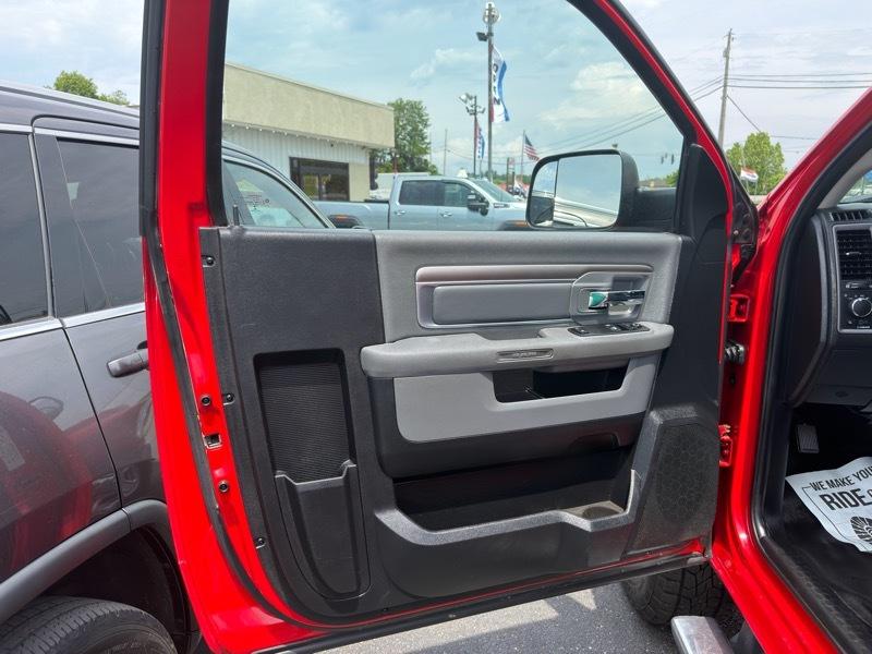 RAM 2500 ST 4WD 2014