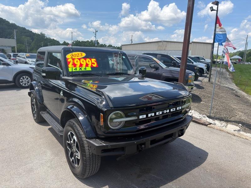 Ford Bronco Base 2-Door w/Advanced 2023