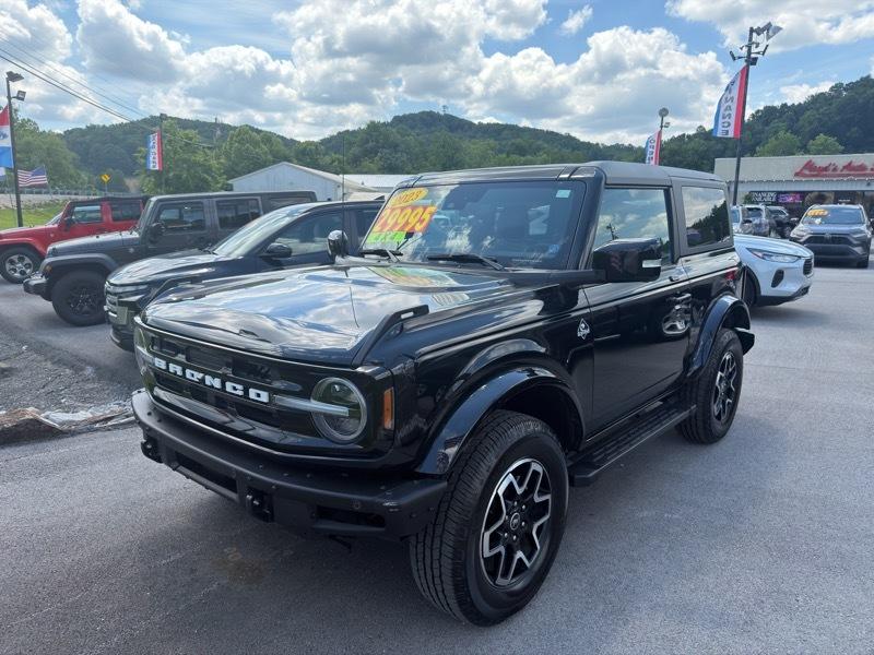Ford Bronco Base 2-Door w/Advanced 2023