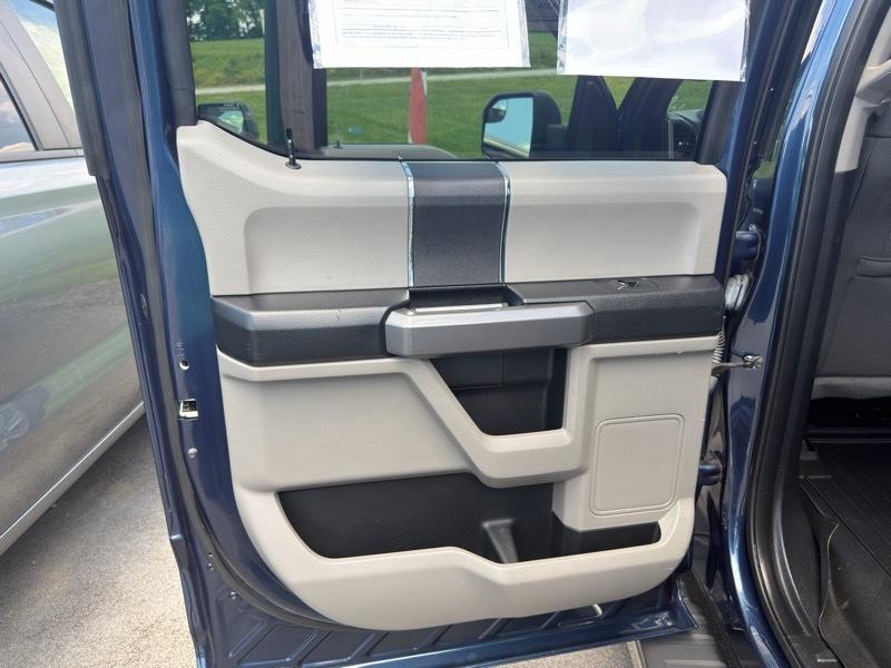 Ford F-150 SuperCrew 150" XLT 4WD 2017