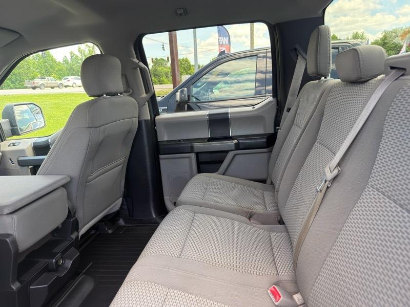 Ford F-150 SuperCrew 150" XLT 4WD 2017