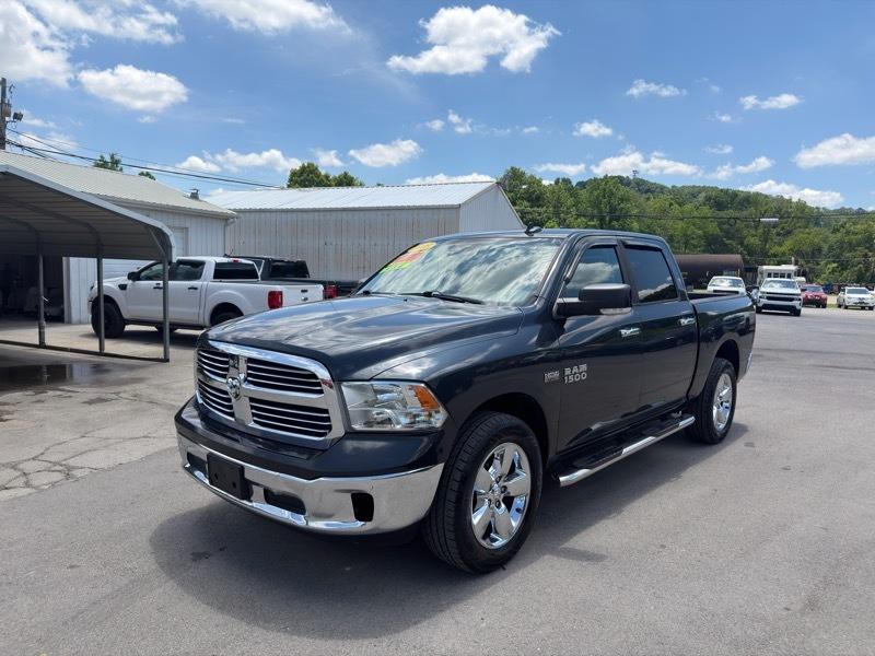 RAM 1500 4WD Crew Cab 140.5" Big Horn 2015