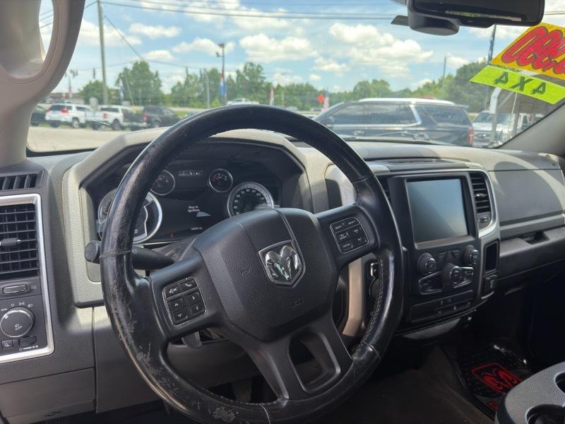 RAM 1500 4WD Crew Cab 140.5" Big Horn 2015