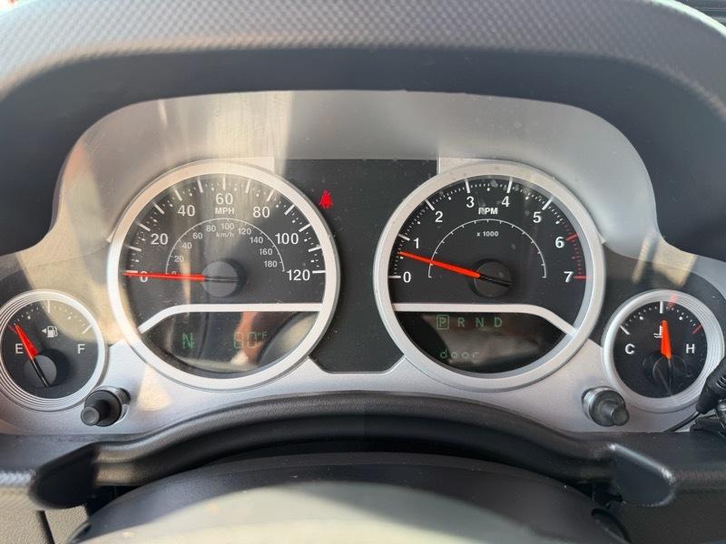 Jeep Wrangler Unlimited 4WD 4dr Sahara 2010