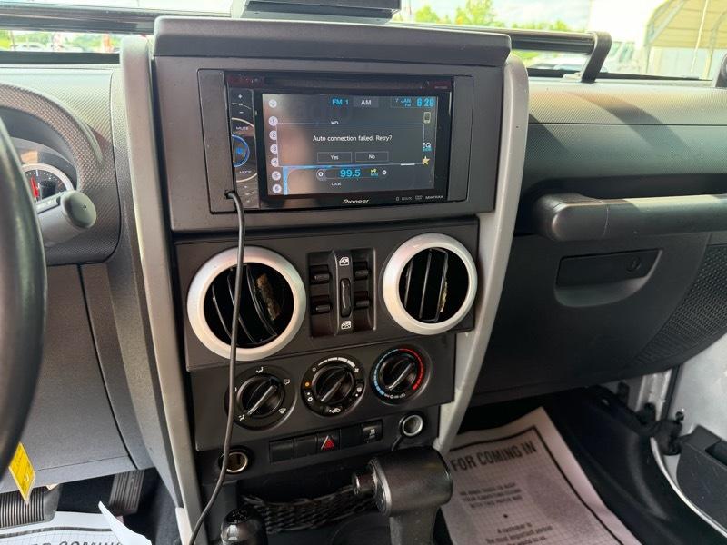 Jeep Wrangler Unlimited 4WD 4dr Sahara 2010