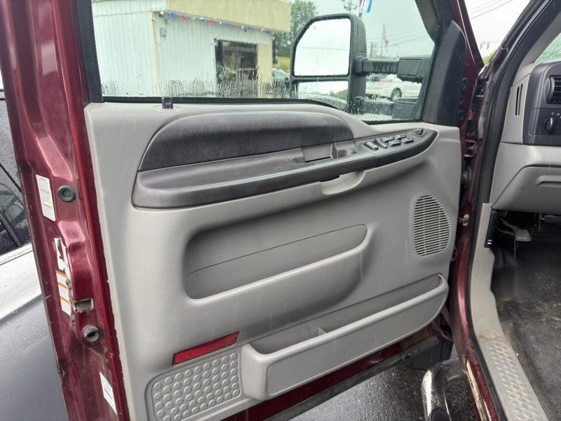 Ford F-550 Crew Cab 4WD DRW 2005
