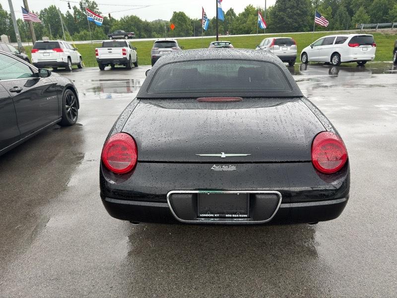 Ford Thunderbird Deluxe 2002
