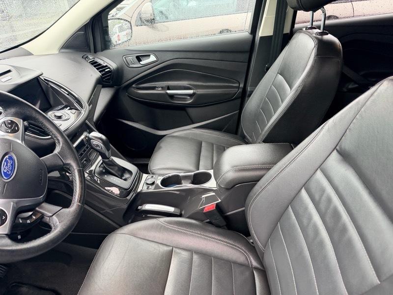 Ford Escape Titanium 4WD 2016
