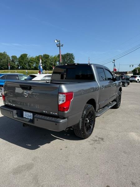 Nissan Titan 4WD Crew Cab SWB SL 2018