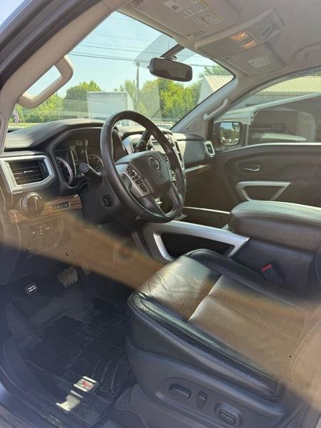 Nissan Titan 4WD Crew Cab SWB SL 2018
