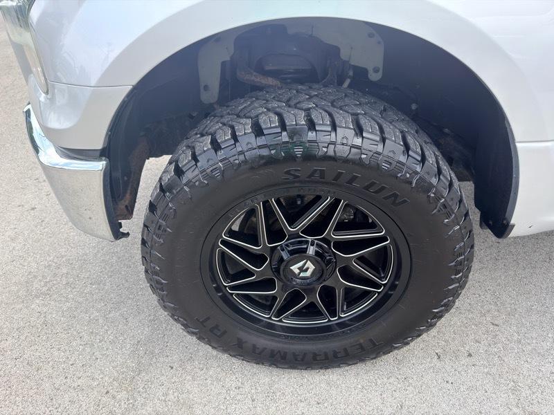 Ford F-150 4WD SuperCrew 139" XLT 2017