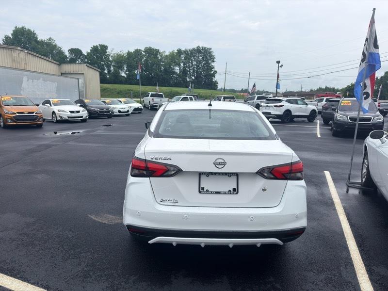 Nissan Versa S CVT 2023