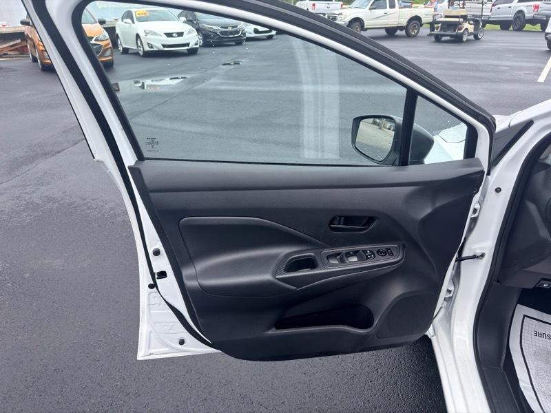 Nissan Versa S CVT 2023