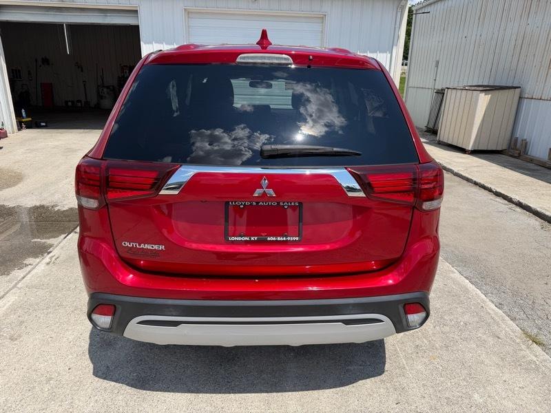 Mitsubishi Outlander ES 2WD 2020