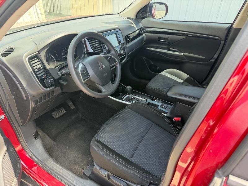 Mitsubishi Outlander ES 2WD 2020