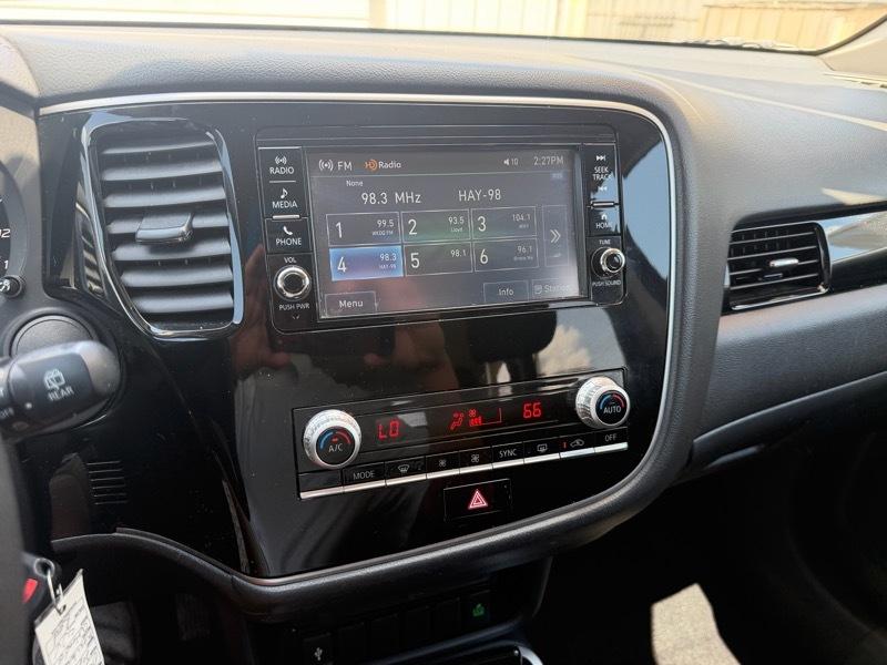 Mitsubishi Outlander ES 2WD 2020