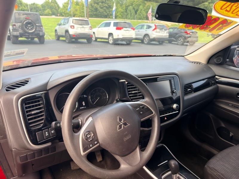 Mitsubishi Outlander ES 2WD 2020