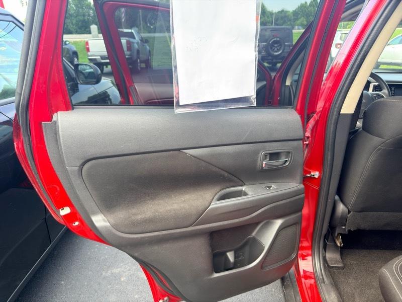 Mitsubishi Outlander ES 2WD 2020