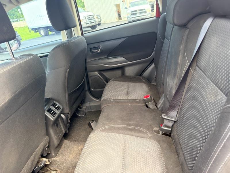 Mitsubishi Outlander ES 2WD 2020