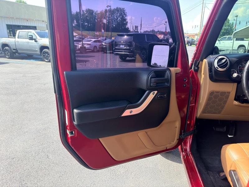 Jeep Wrangler Unlimited Sahara 4WD 2011