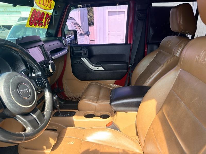 Jeep Wrangler Unlimited Sahara 4WD 2011